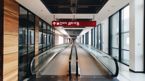 Rolltreppe am Flughafen BER